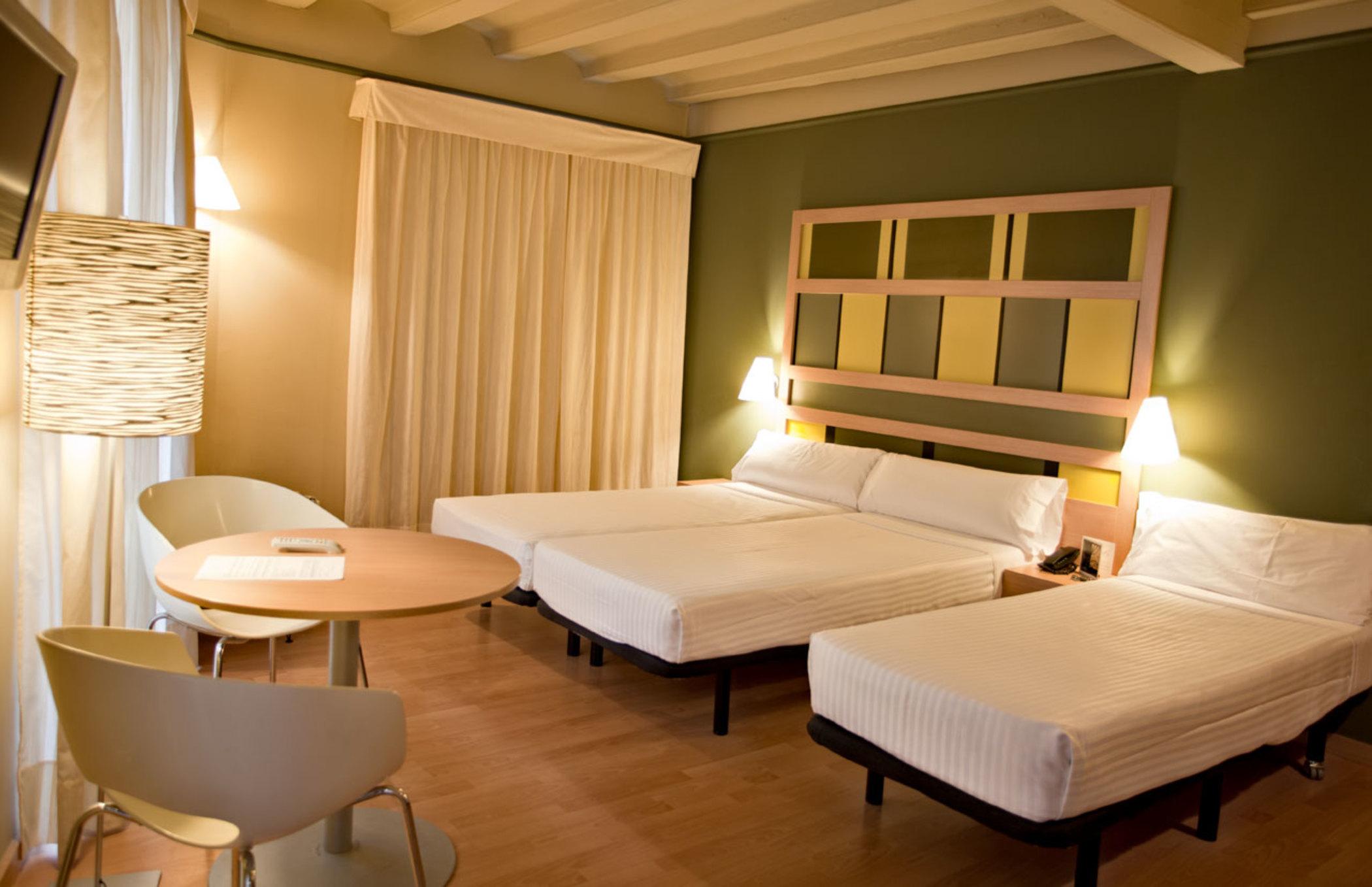 ซิวตัต เด บาร์เซโลนา Hotel ภายนอก รูปภาพ
