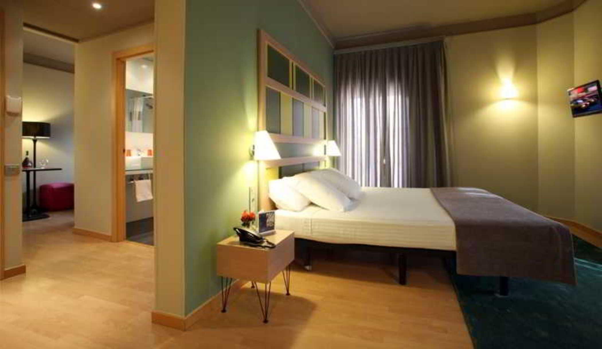 ซิวตัต เด บาร์เซโลนา Hotel ภายนอก รูปภาพ