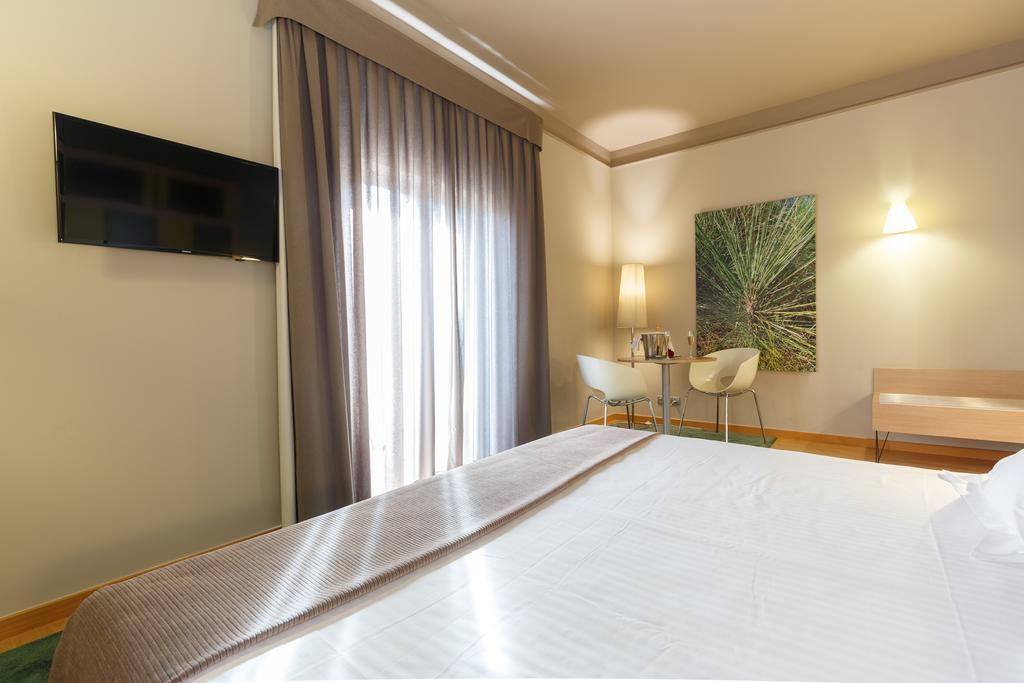 ซิวตัต เด บาร์เซโลนา Hotel ภายนอก รูปภาพ
